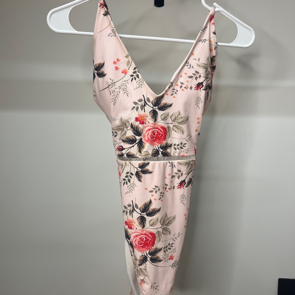 Cupshe Pink Floral V-Neck One-Piece Swimsuit